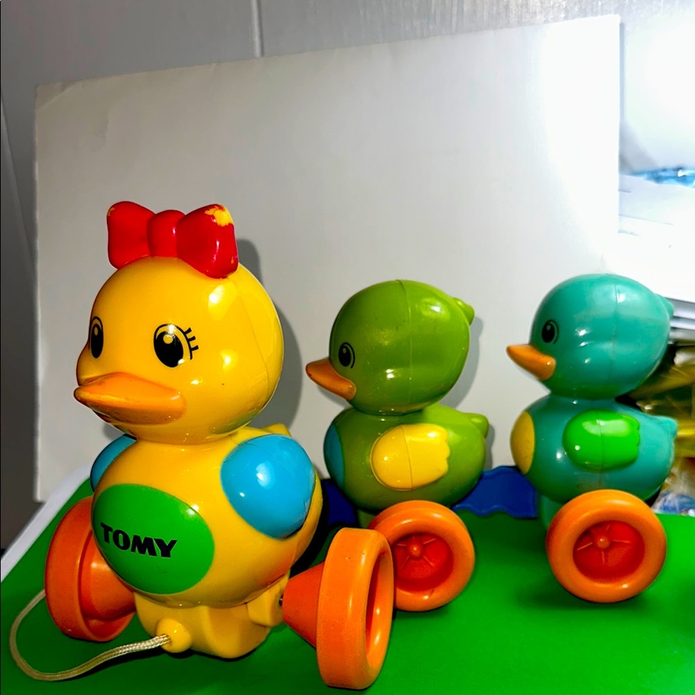 TOMY Vintage & Antique Pull Toy, Colorful Duck.